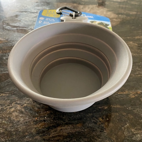 Collapsible bowl for pets. - Picture 2 of 3
